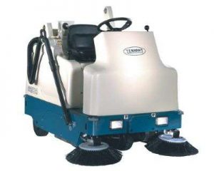 Tennant 6200 Ride on Sweeper