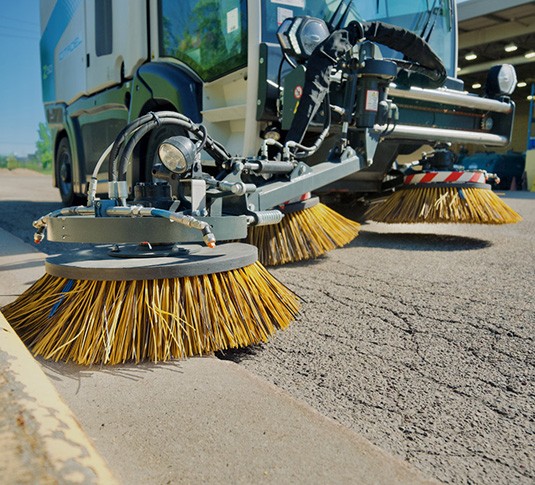 Tennant Z50 Citadel Outdoor Sweeper - Image 4
